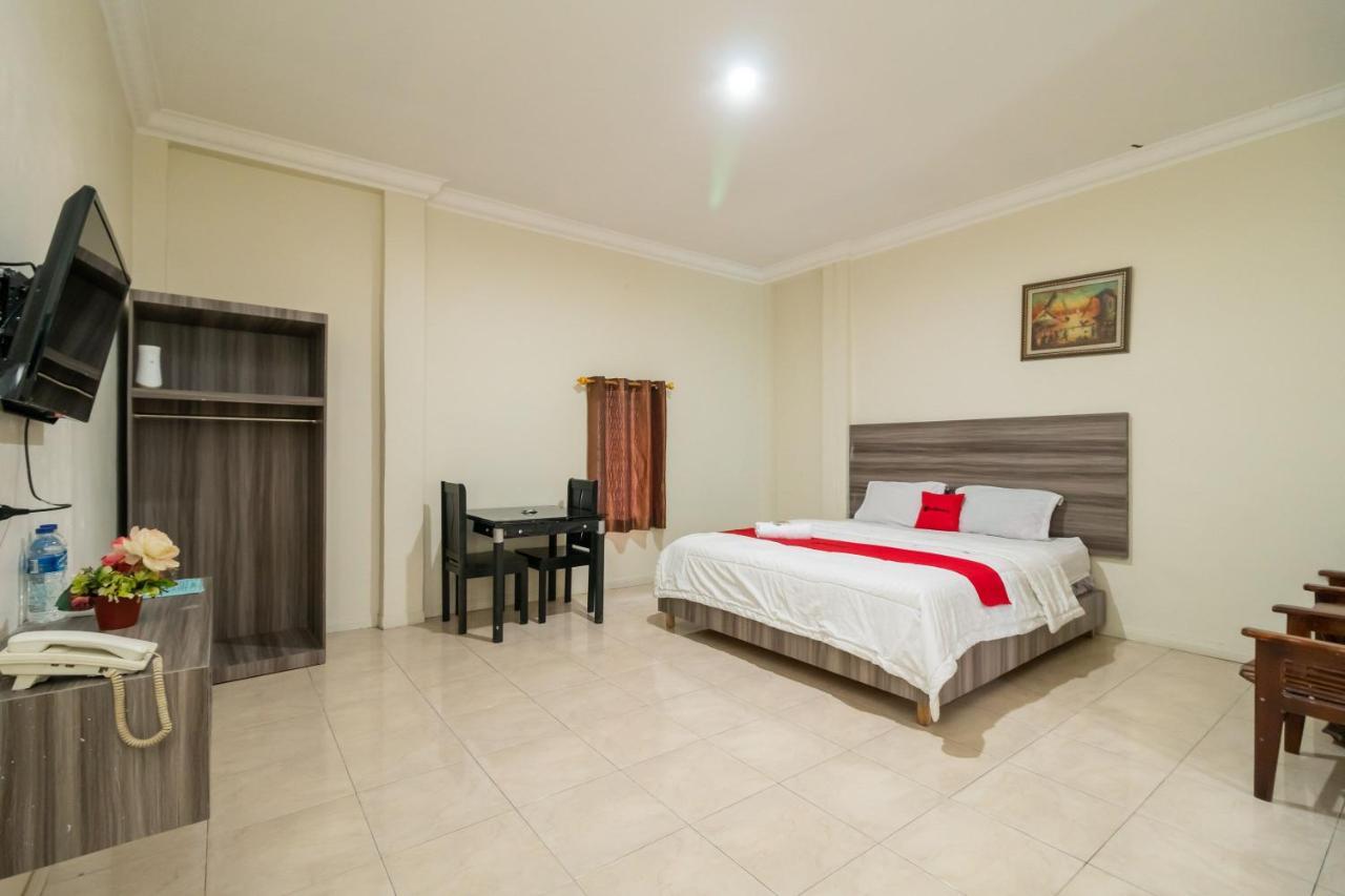 Reddoorz @ Pematangsiantar Otel Dış mekan fotoğraf
