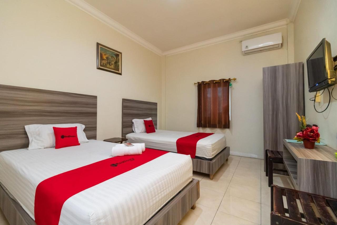 Reddoorz @ Pematangsiantar Otel Dış mekan fotoğraf