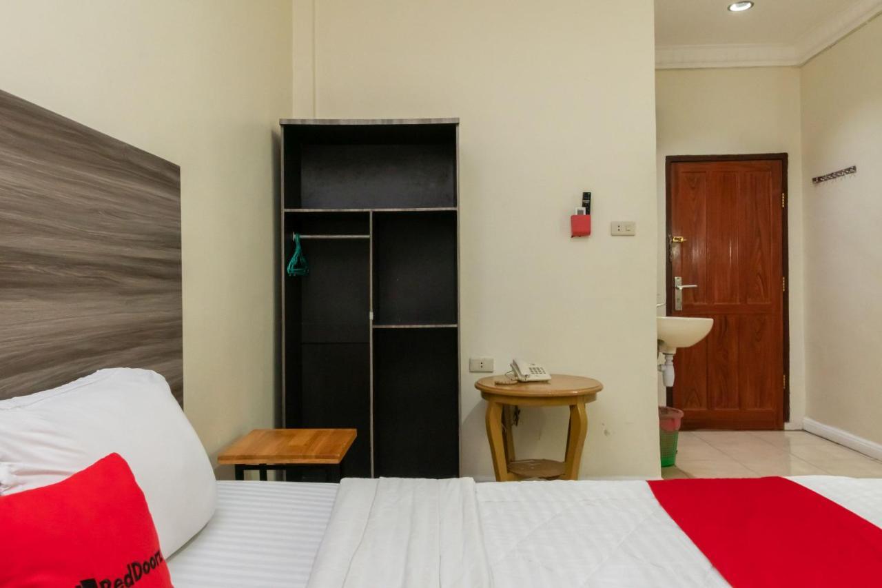 Reddoorz @ Pematangsiantar Otel Dış mekan fotoğraf