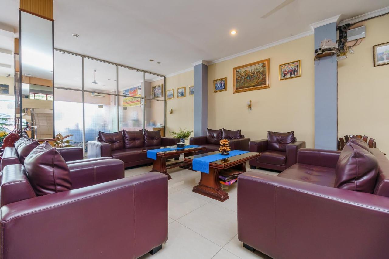 Reddoorz @ Pematangsiantar Otel Dış mekan fotoğraf